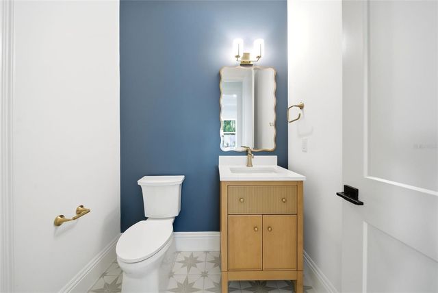 2215 AMHERST AVENUE, Orlando, FL 32804