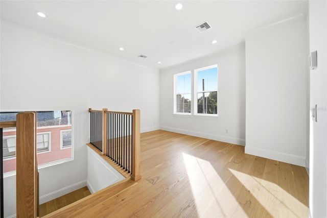 2215 AMHERST AVENUE, Orlando, FL 32804