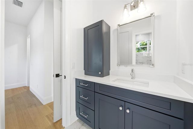 2215 AMHERST AVENUE, Orlando, FL 32804