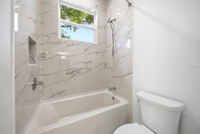 2215 AMHERST AVENUE, Orlando, FL 32804