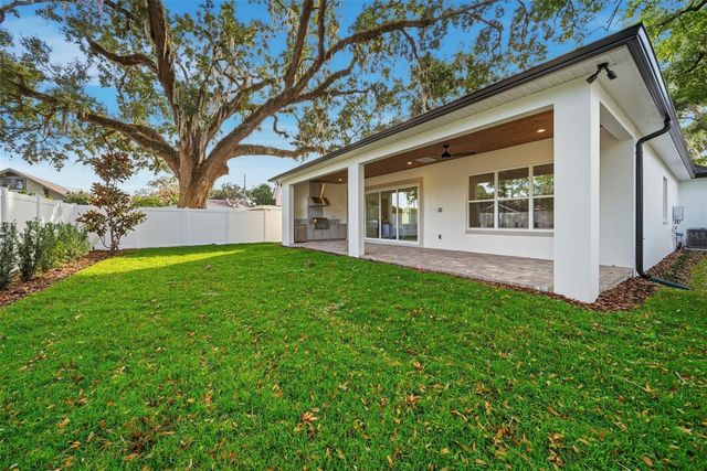 2215 AMHERST AVENUE, Orlando, FL 32804