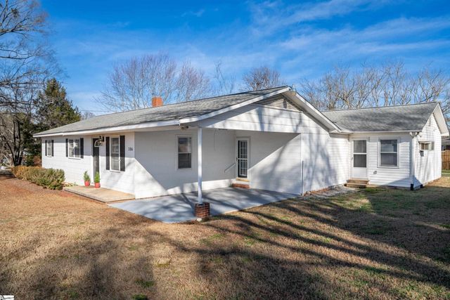 106 Cloverdale Drive, Boiling Springs, SC 29316