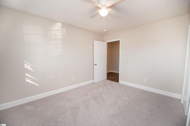 106 Cloverdale Drive, Boiling Springs, SC 29316