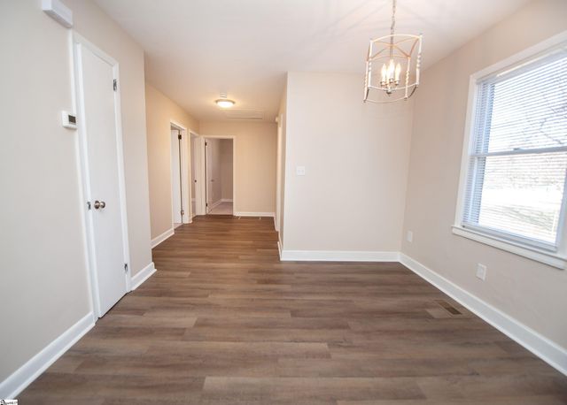 106 Cloverdale Drive, Boiling Springs, SC 29316