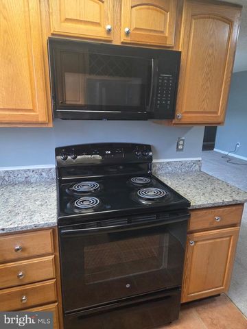 101 PROSPERITY AVE SE #A, Leesburg, VA 20175