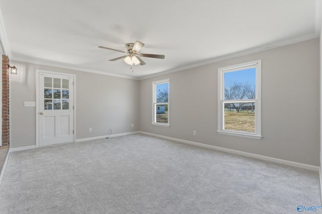 301 Holloway Street NW, Hartselle, AL 35640