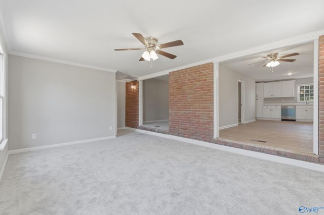 301 Holloway Street NW, Hartselle, AL 35640