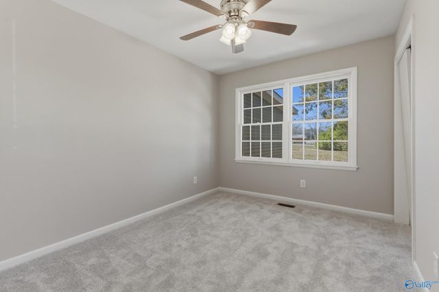 301 Holloway Street NW, Hartselle, AL 35640