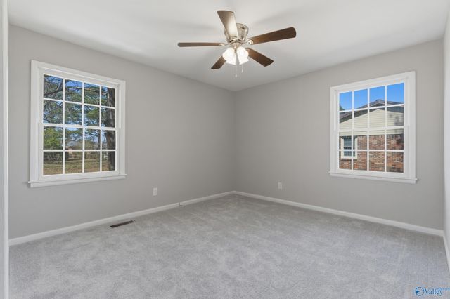 301 Holloway Street NW, Hartselle, AL 35640