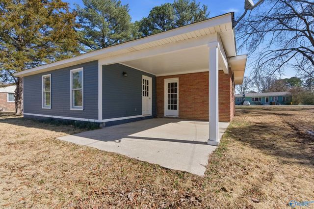 301 Holloway Street NW, Hartselle, AL 35640