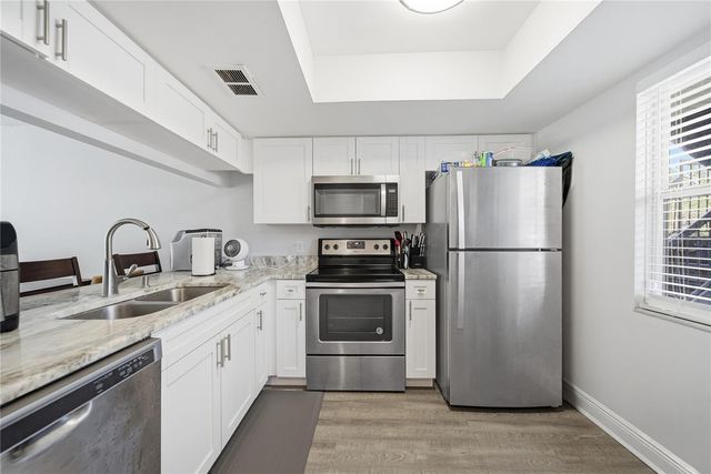 5040 TERRACE PALMS CIRCLE 102, Tampa, FL 33617