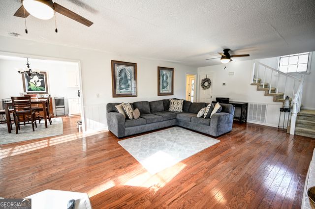 105 Garden Hills Drive, Calhoun, GA 30701