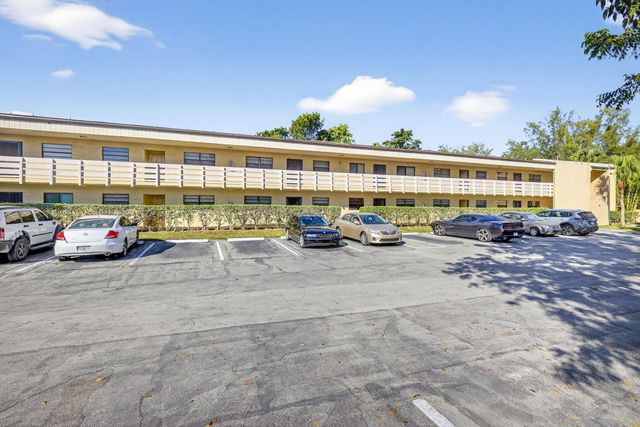 4491 Crystal Lake Drive 201a, Deerfield Beach, FL 33064