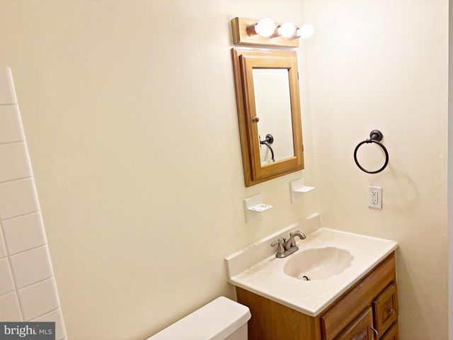 4535 WINDING BROOK DR, Bensalem, PA 19020