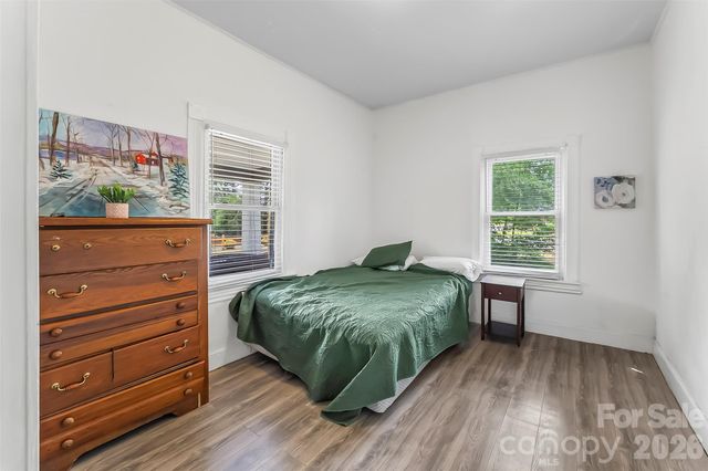137 12th Street NW, Hickory, NC 28601