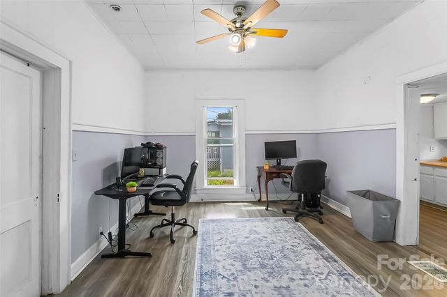 137 12th Street NW, Hickory, NC 28601