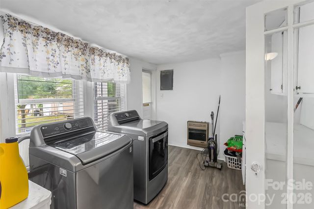 137 12th Street NW, Hickory, NC 28601