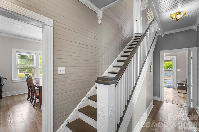 137 12th Street NW, Hickory, NC 28601