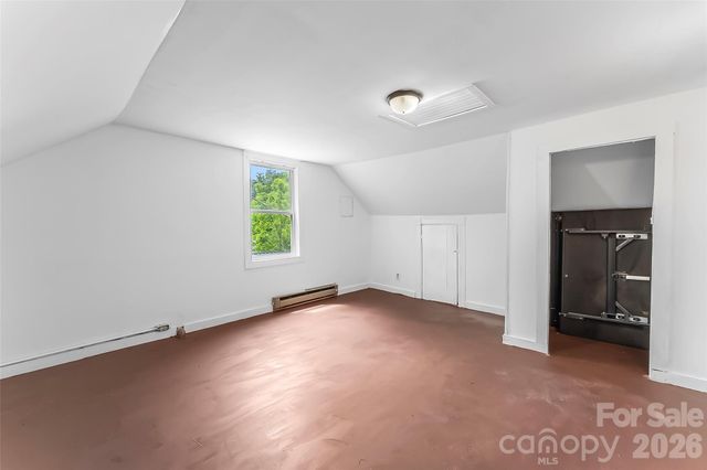 137 12th Street NW, Hickory, NC 28601