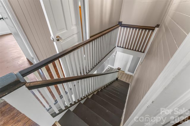 137 12th Street NW, Hickory, NC 28601