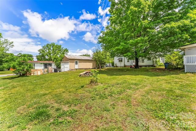 137 12th Street NW, Hickory, NC 28601
