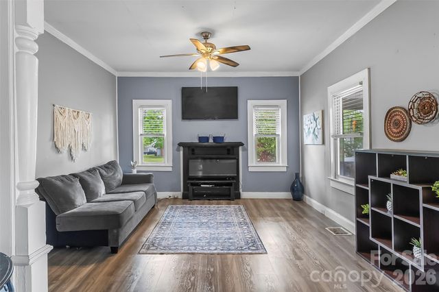 137 12th Street NW, Hickory, NC 28601