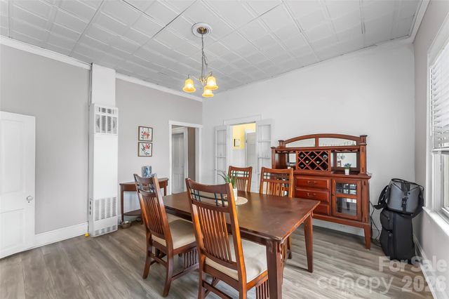 137 12th Street NW, Hickory, NC 28601