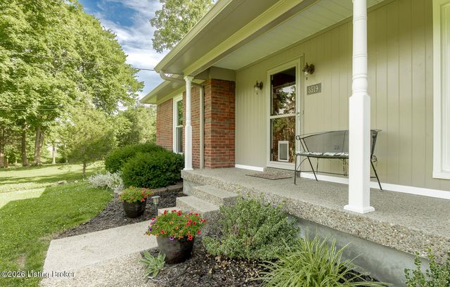 3519 Chenoweth Run Rd, Louisville, KY 40299