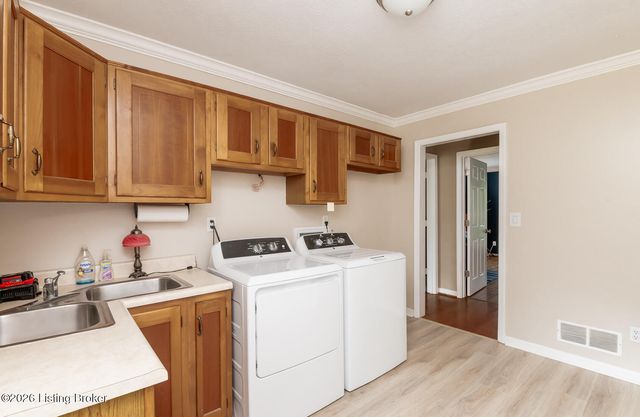 3519 Chenoweth Run Rd, Louisville, KY 40299