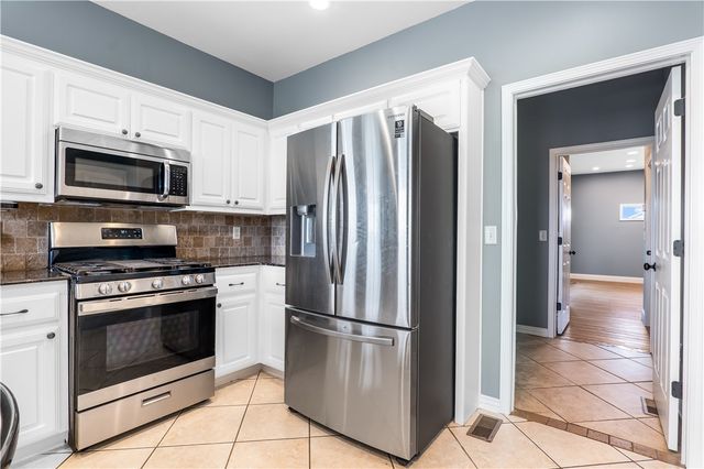 13449 Loyle Lane, Gravette, AR 72736