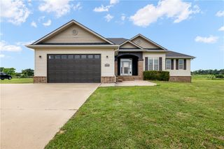 13449 Loyle Lane, Gravette, AR 72736