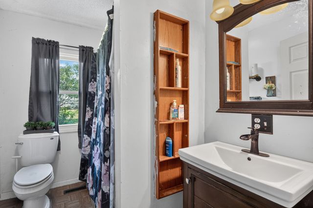 314 N Washington Avenue, Lacona, IA 50139