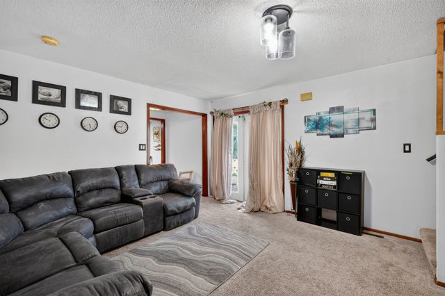 314 N Washington Avenue, Lacona, IA 50139