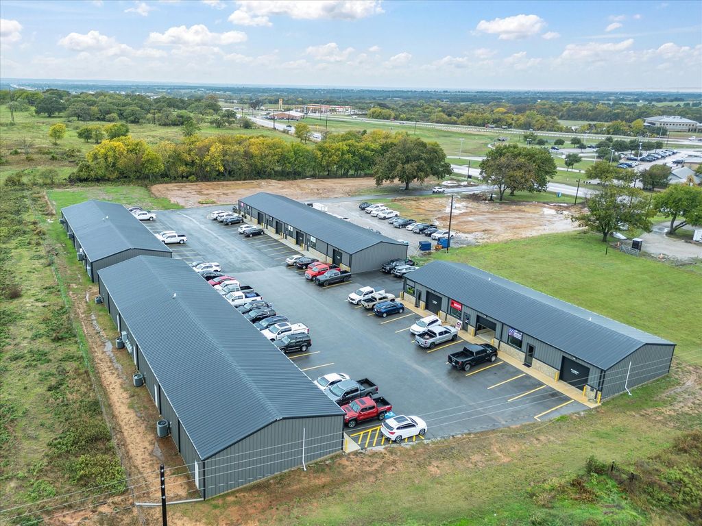 220 West Side Drive, Decatur, TX 76234