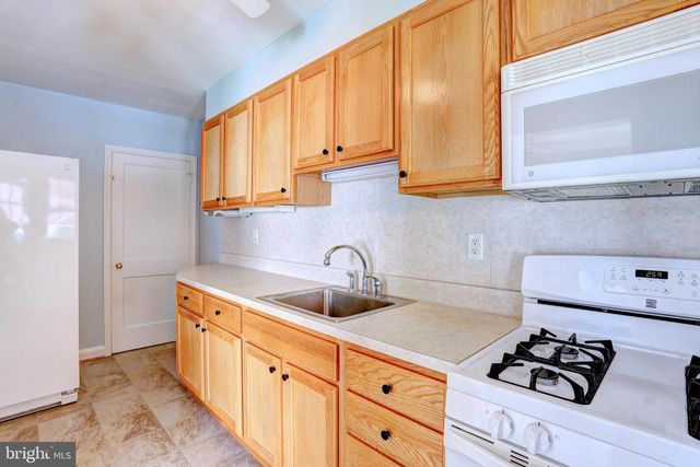 831 BOSLEY AVE, Baltimore, MD 21204