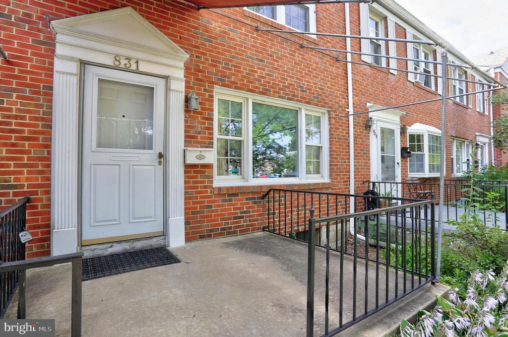 831 BOSLEY AVE, Baltimore, MD 21204