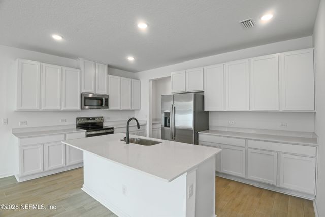 6025 ORACLE Court, Jacksonville, FL 32205