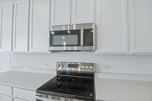 6025 ORACLE Court, Jacksonville, FL 32205