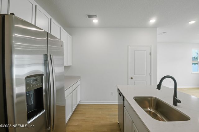 6025 ORACLE Court, Jacksonville, FL 32205