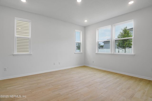 6025 ORACLE Court, Jacksonville, FL 32205