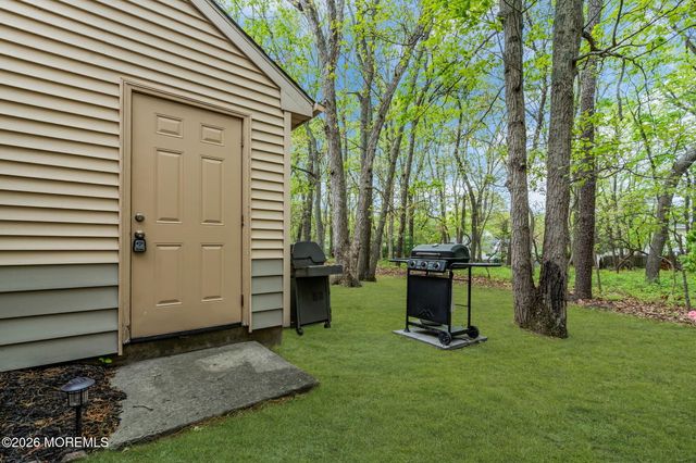84 Azalea Circle, Jackson, NJ 08527