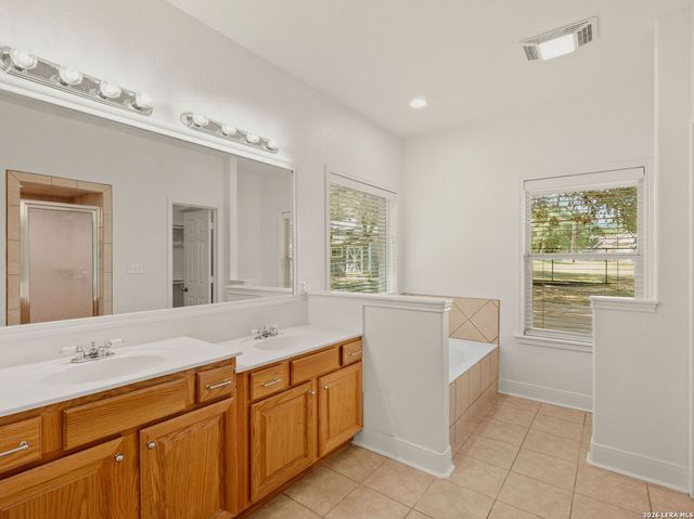 8727 Paseo Oaks, San Antonio, TX 78255