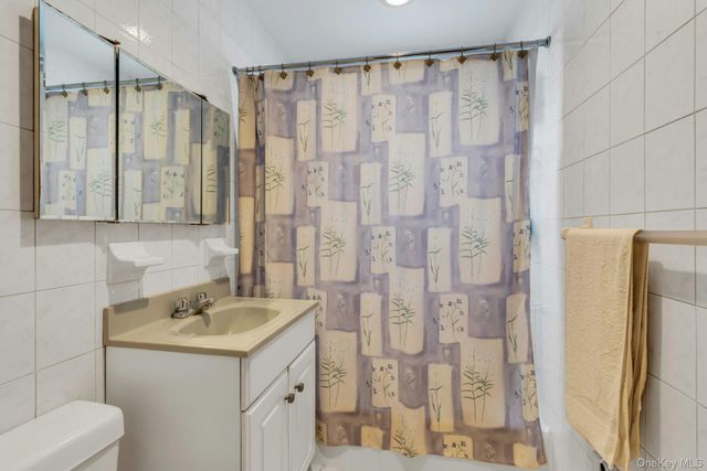 6417 Eliot Avenue, Middle Village, NY 11379