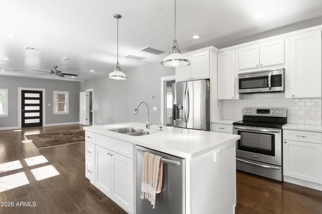 1209 E MORELAND Street, Phoenix, AZ 85006