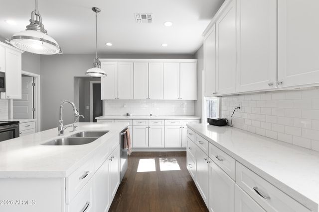 1209 E MORELAND Street, Phoenix, AZ 85006