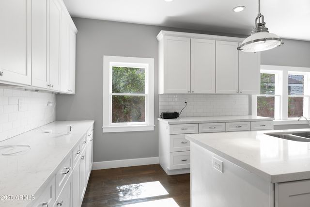 1209 E MORELAND Street, Phoenix, AZ 85006