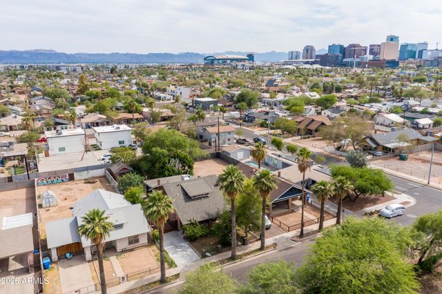 1209 E MORELAND Street, Phoenix, AZ 85006