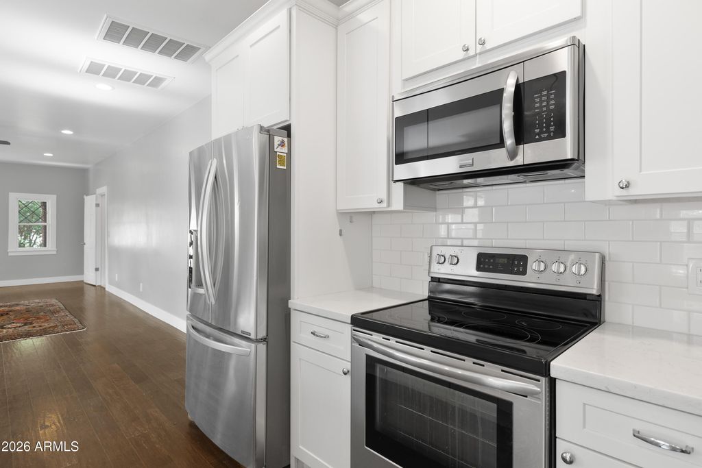 Image 14 of property listing at 1209 E MORELAND Street, Phoenix, AZ 85006