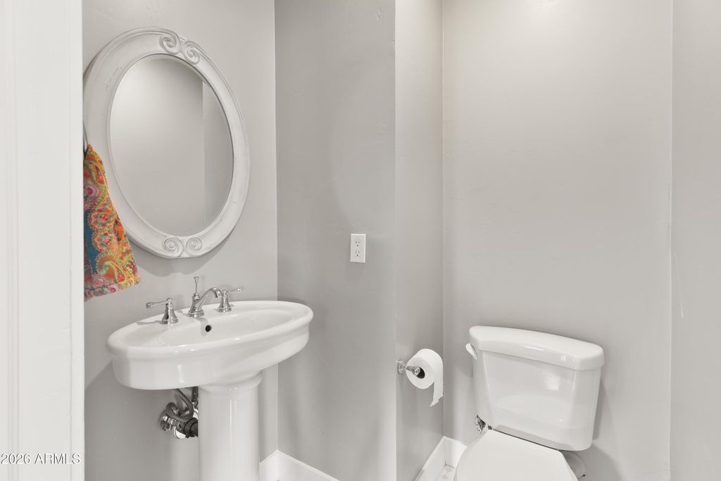 Image 16 of property listing at 1209 E MORELAND Street, Phoenix, AZ 85006