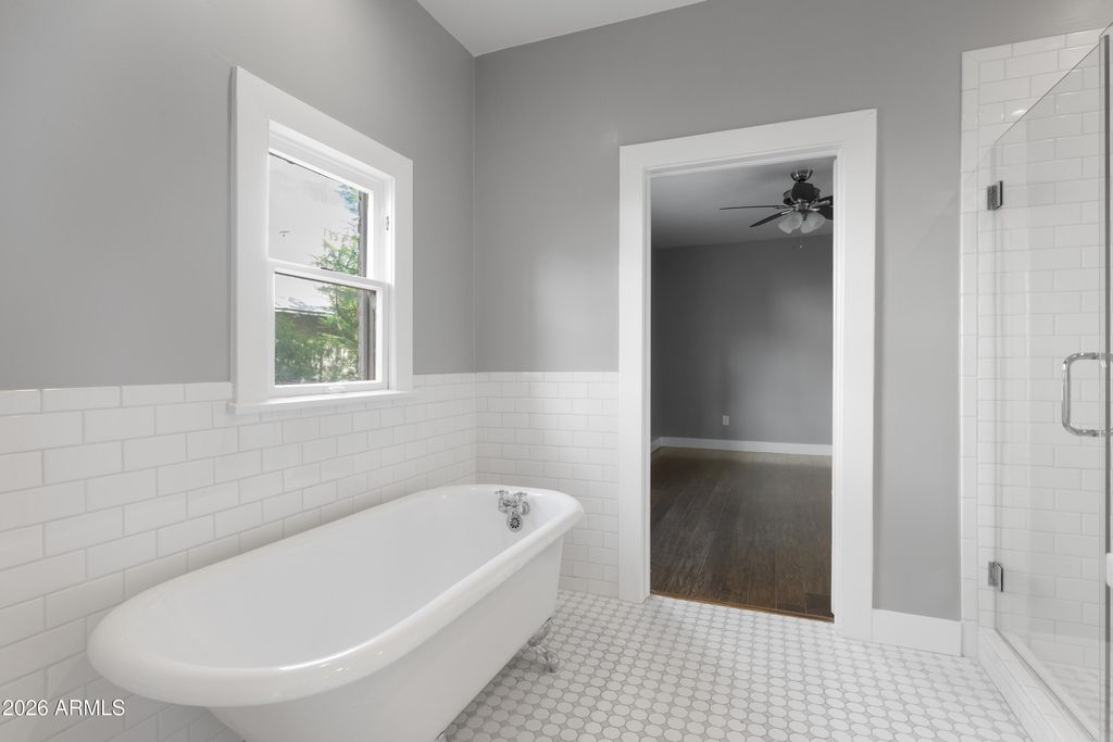 Image 20 of property listing at 1209 E MORELAND Street, Phoenix, AZ 85006